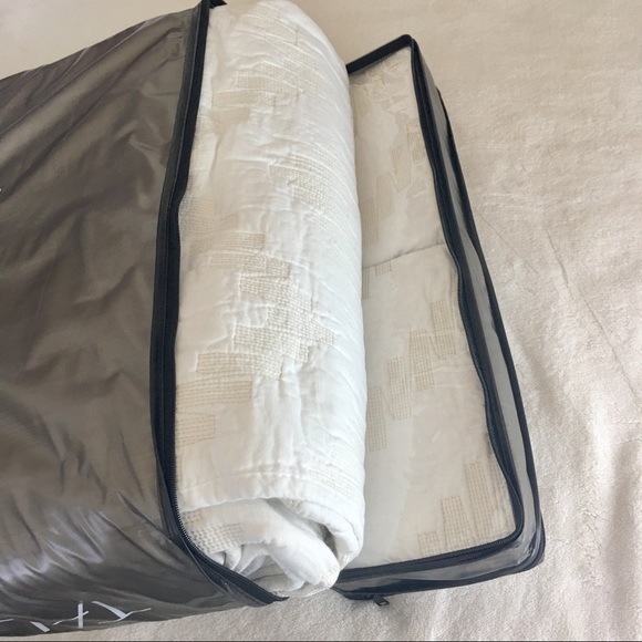 Tahari Bedding Tahari Full Queen White Quilt Set Poshmark